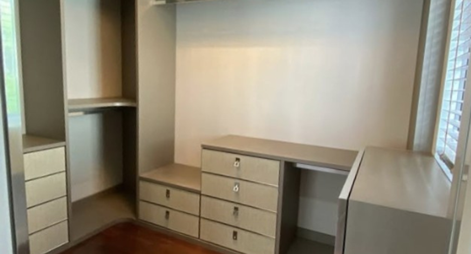 For sale 3 bedrooms house in Saphan Sung, Bangkok