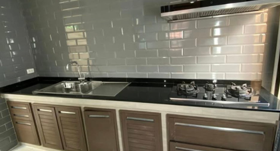 For sale 3 bedrooms house in Saphan Sung, Bangkok