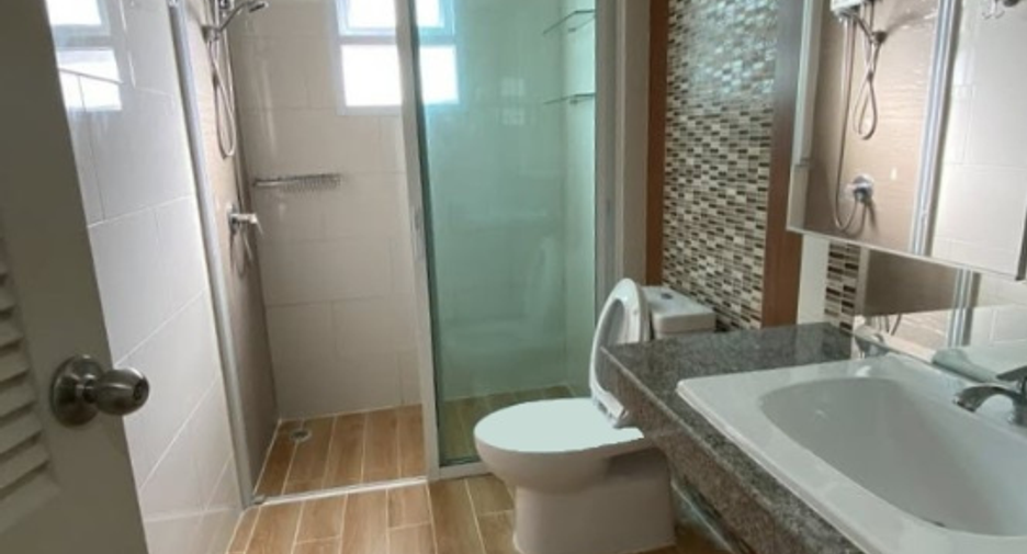 For sale 3 bedrooms house in Saphan Sung, Bangkok