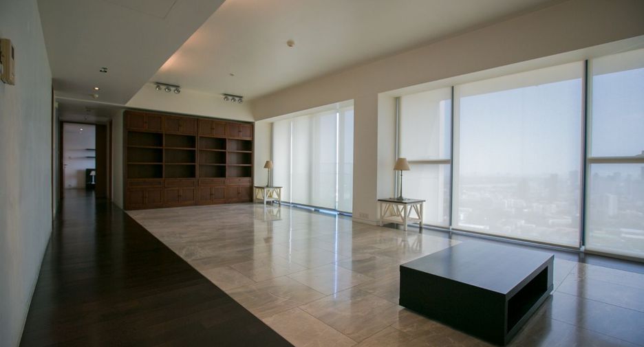 For sale 3 bedrooms condo in Sathon, Bangkok