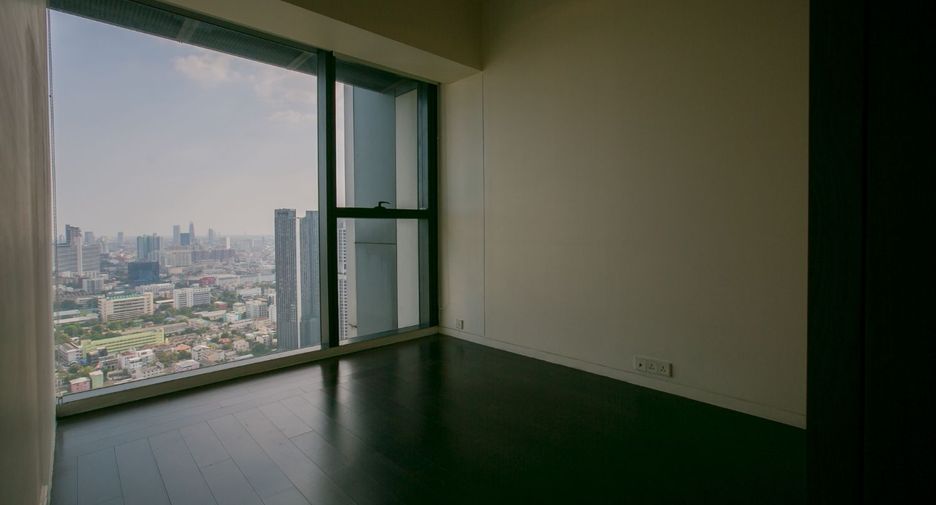 For sale 3 bedrooms condo in Sathon, Bangkok