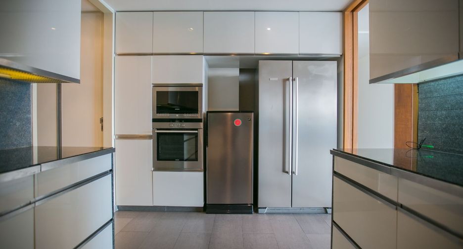 For sale 3 bedrooms condo in Sathon, Bangkok