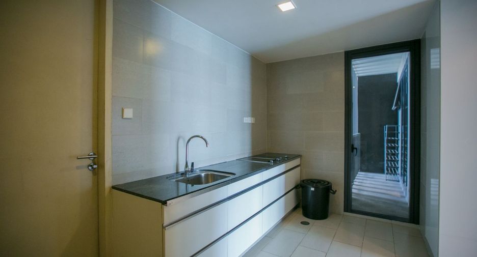 For sale 3 bedrooms condo in Sathon, Bangkok