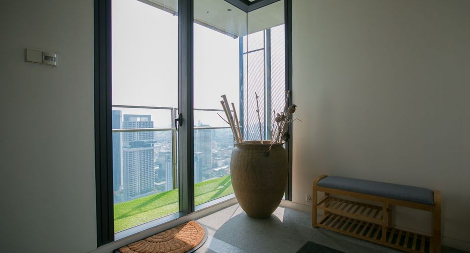 For sale 3 bedrooms condo in Sathon, Bangkok
