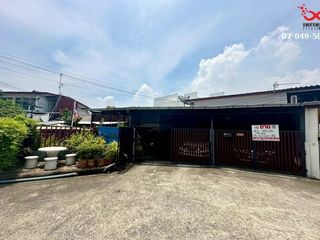 For sale 3 bed house in Huai Khwang, Bangkok
