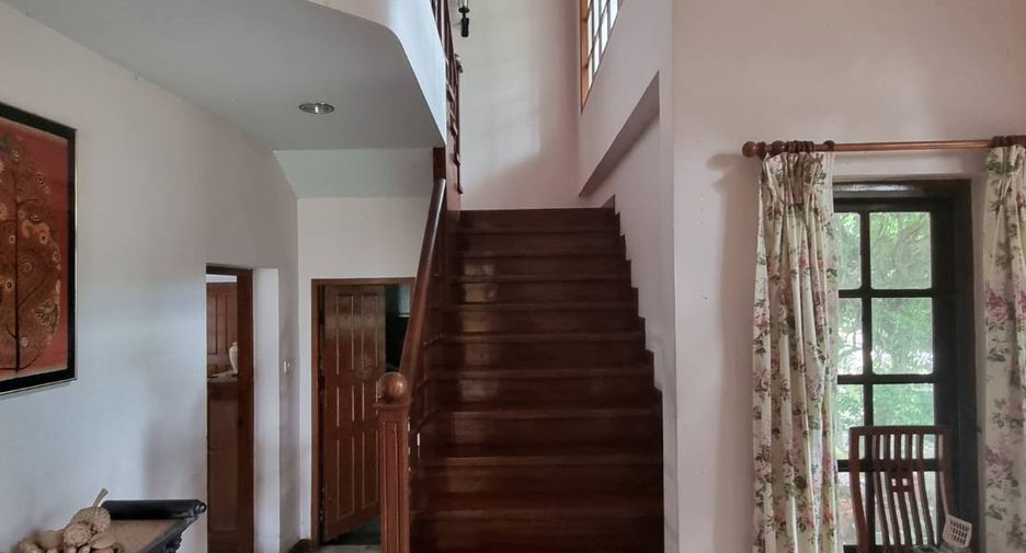 For sale 4 bedrooms house in Bang Kapi, Bangkok