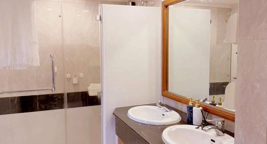 For rent 4 Beds condo in Mueang Chiang Mai, Chiang Mai