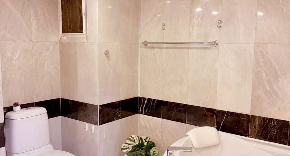 For rent 4 Beds condo in Mueang Chiang Mai, Chiang Mai