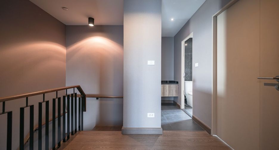 For sale 3 bedrooms condo in Phra Khanong, Bangkok
