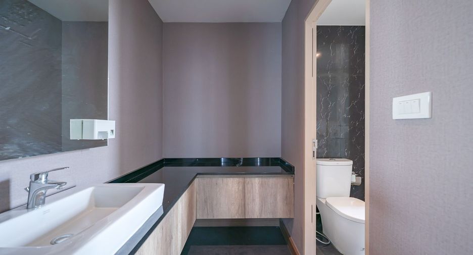 For sale 3 bedrooms condo in Phra Khanong, Bangkok