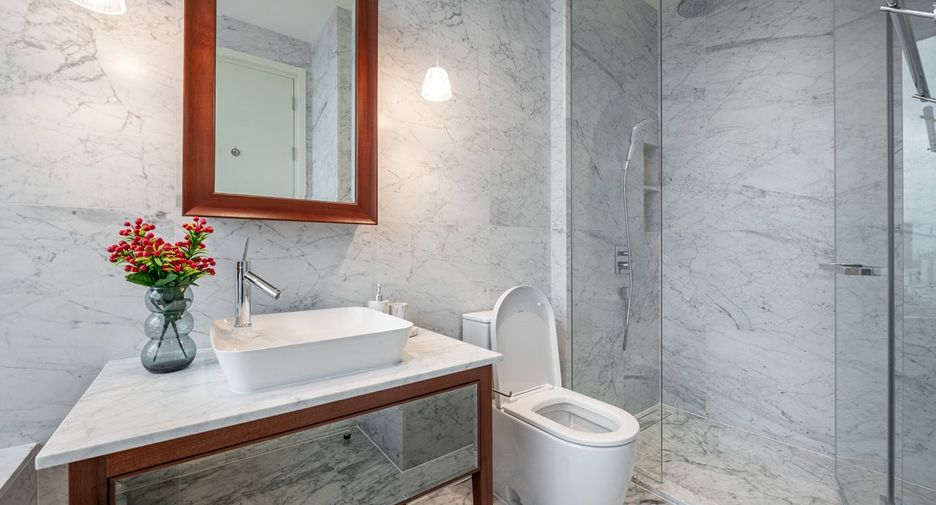 For rent 2 bedrooms condo in Watthana, Bangkok