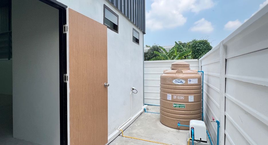 For rent 2 ベッドルーム warehouse in Lam Luk Ka, Pathum Thani
