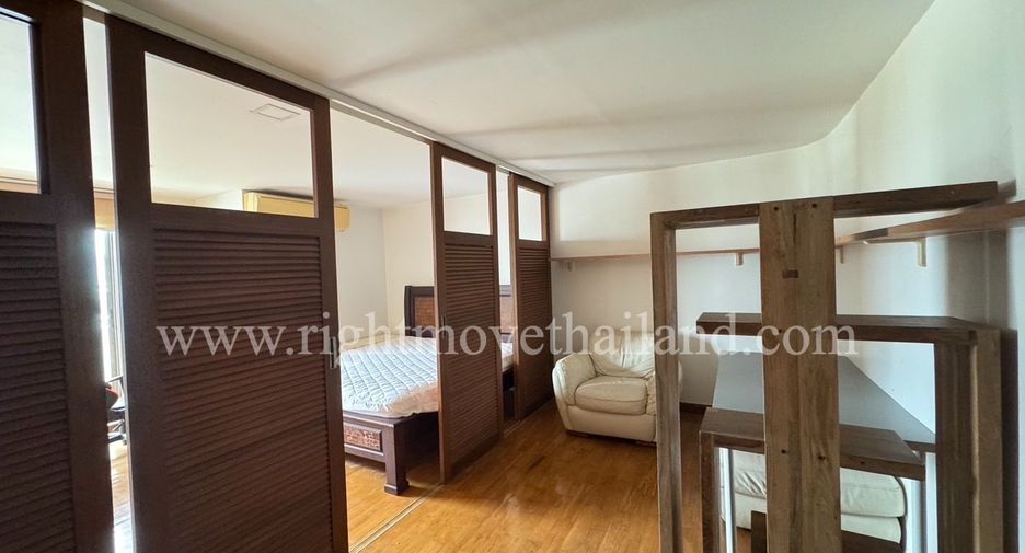 For rent 3 bedrooms condo in Watthana, Bangkok