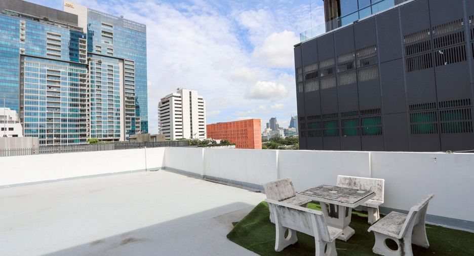 For rent 2 bedrooms condo in Pathum Wan, Bangkok