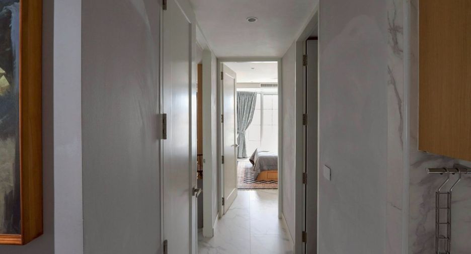 For rent 2 bedrooms condo in Pathum Wan, Bangkok