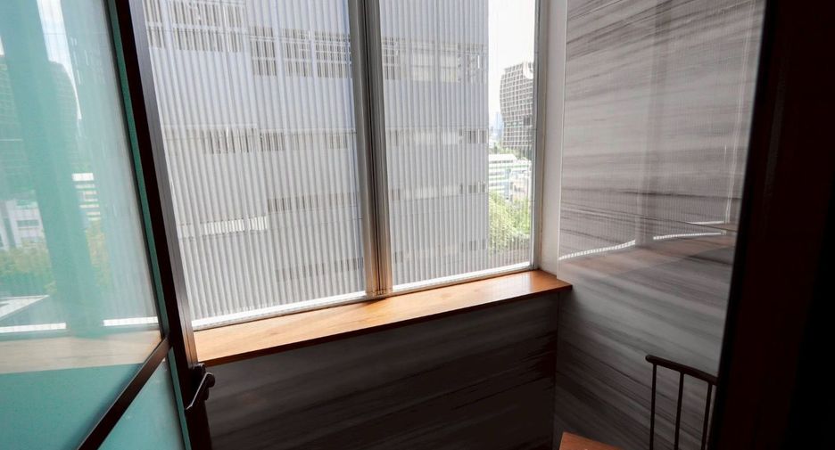For rent 2 bedrooms condo in Pathum Wan, Bangkok