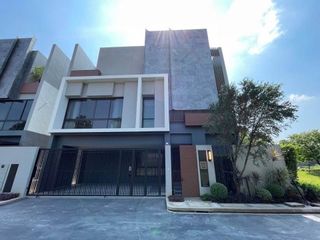 Haus zur Miete mit 4 Zimmer in Bang Kapi, Bangkok