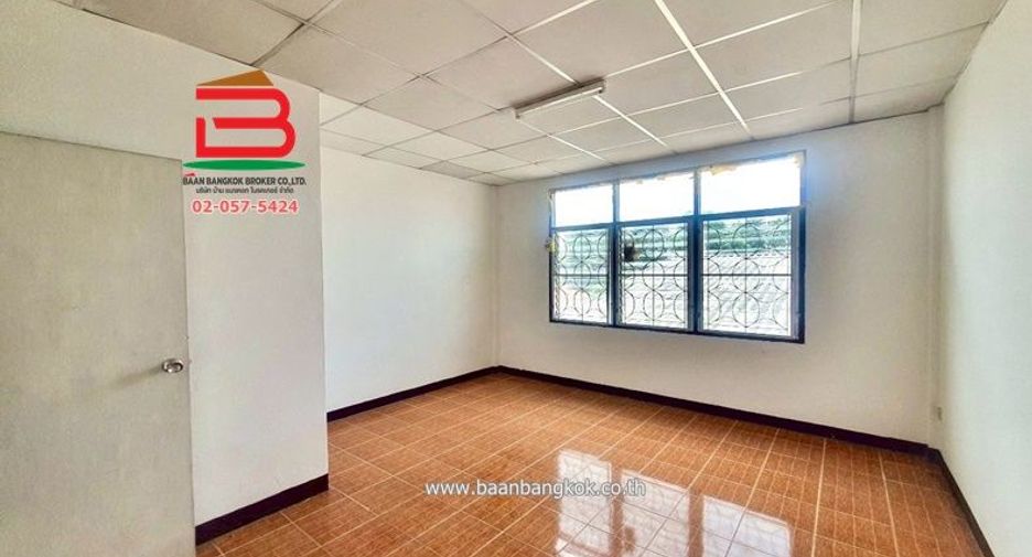 For sale 2 bedrooms townhouse in Thanyaburi, Pathum Thani