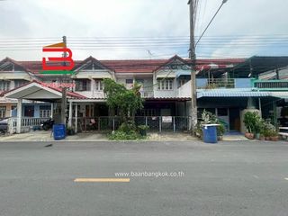 For sale 2 bed townhouse in Thanyaburi, Pathum Thani