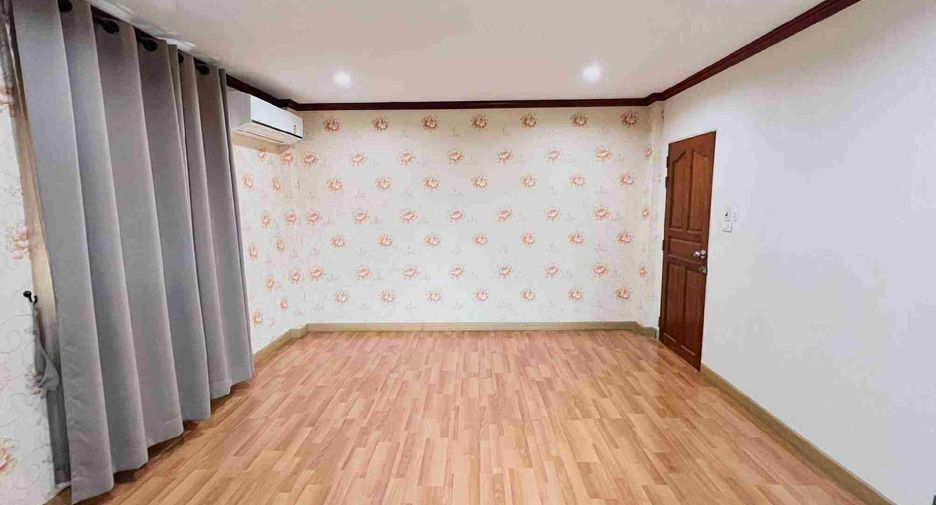 For sale 4 bedrooms house in Nong Khaem, Bangkok
