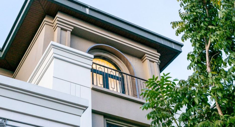 À louer et à vendre 5 chambres maison à Saphan Sung, Bangkok