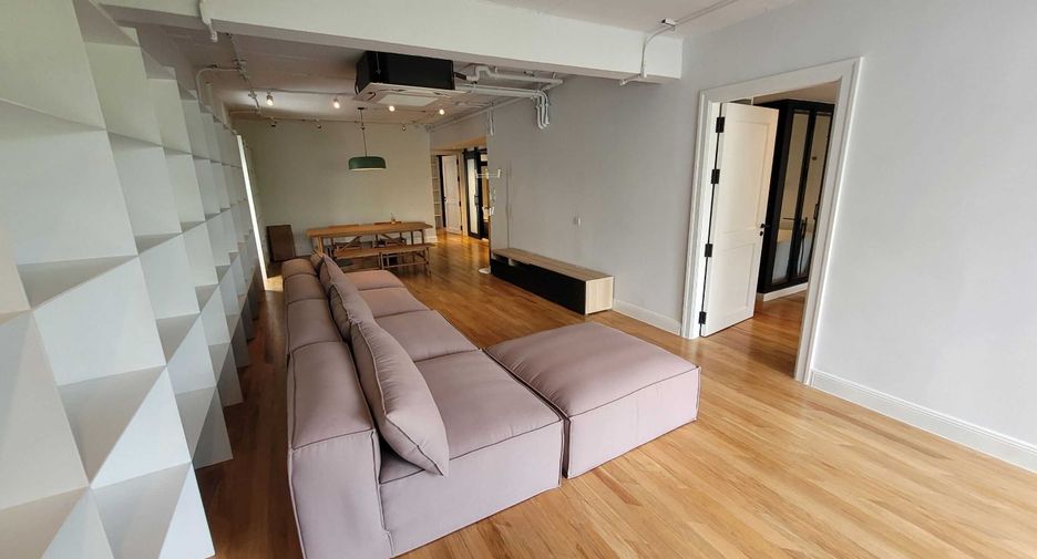 For sale 2 bedrooms condo in Watthana, Bangkok