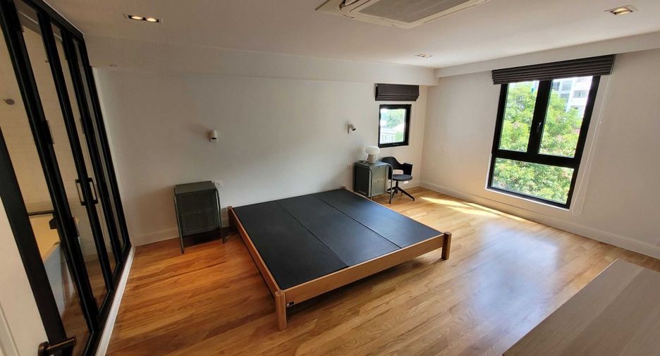 For sale 2 bedrooms condo in Watthana, Bangkok
