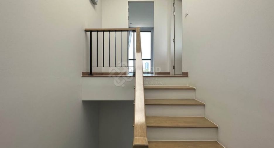For sale 3 bedrooms house in Yan Nawa, Bangkok