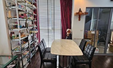 For sale 2 bed condo in Ratchathewi, Bangkok