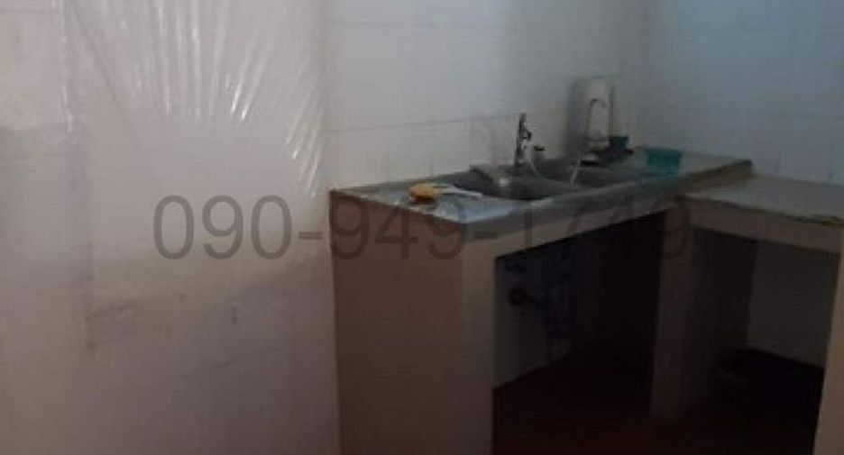For rent 3 bedrooms townhouse in Phra Khanong, Bangkok