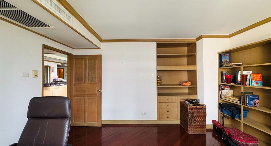 For sale 3 bedrooms condo in Pathum Wan, Bangkok
