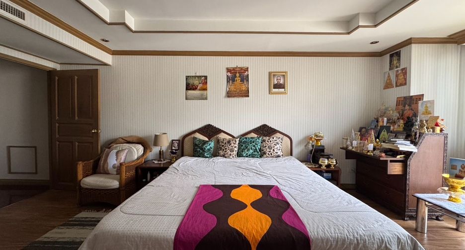 For sale 3 bedrooms condo in Pathum Wan, Bangkok