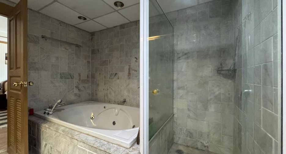 For sale 3 bedrooms condo in Pathum Wan, Bangkok