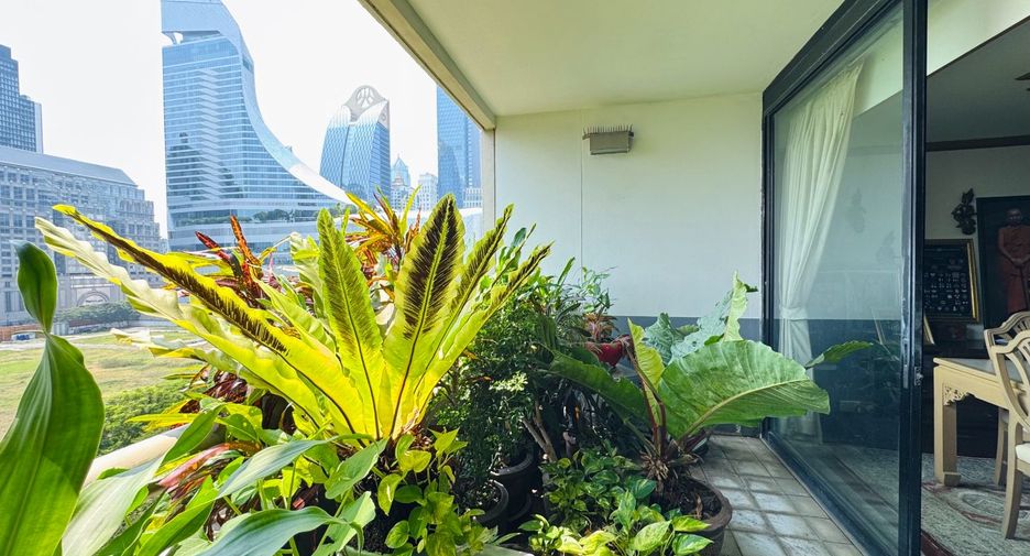 For sale 3 bedrooms condo in Pathum Wan, Bangkok