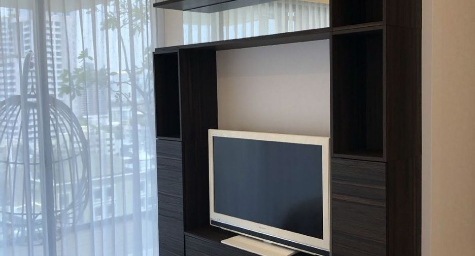 For rent 3 bedrooms condo in Watthana, Bangkok