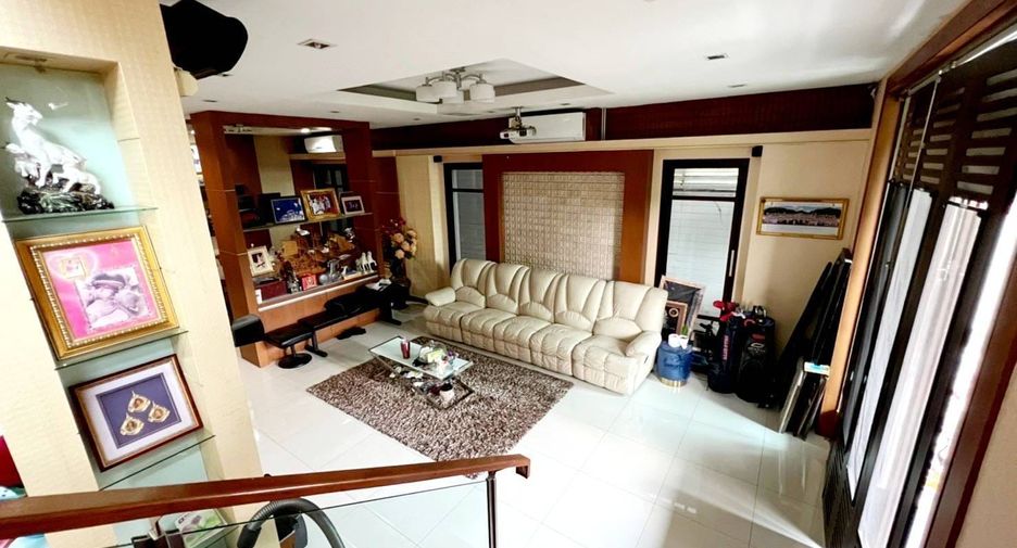 For sale 4 bedrooms warehouse in Bueng Kum, Bangkok