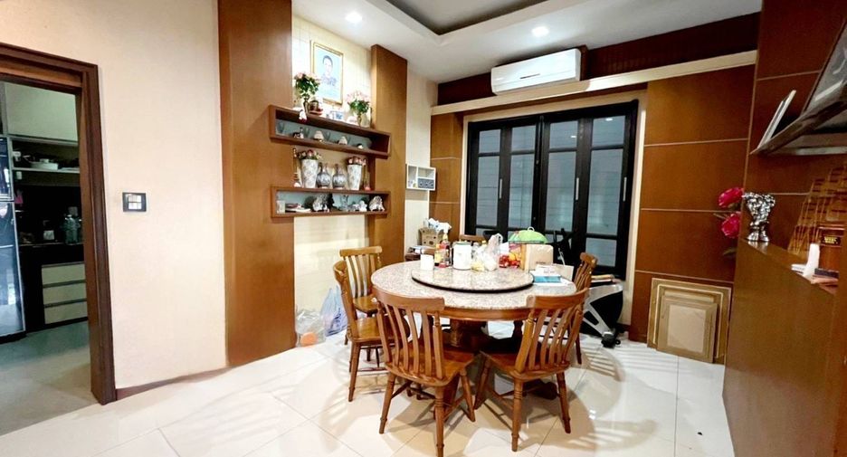 For sale 4 bedrooms warehouse in Bueng Kum, Bangkok