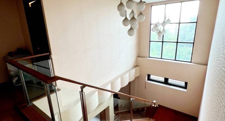 For sale 4 bedrooms warehouse in Bueng Kum, Bangkok