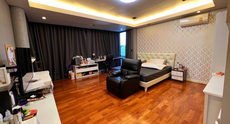 For sale 4 bedrooms warehouse in Bueng Kum, Bangkok