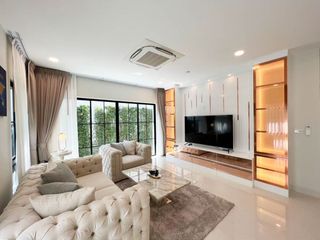 For rent そして for sale 4 Beds house in Saphan Sung, Bangkok
