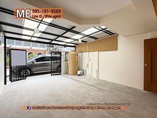 For sale 2 bedrooms townhouse in Phra Khanong, Bangkok