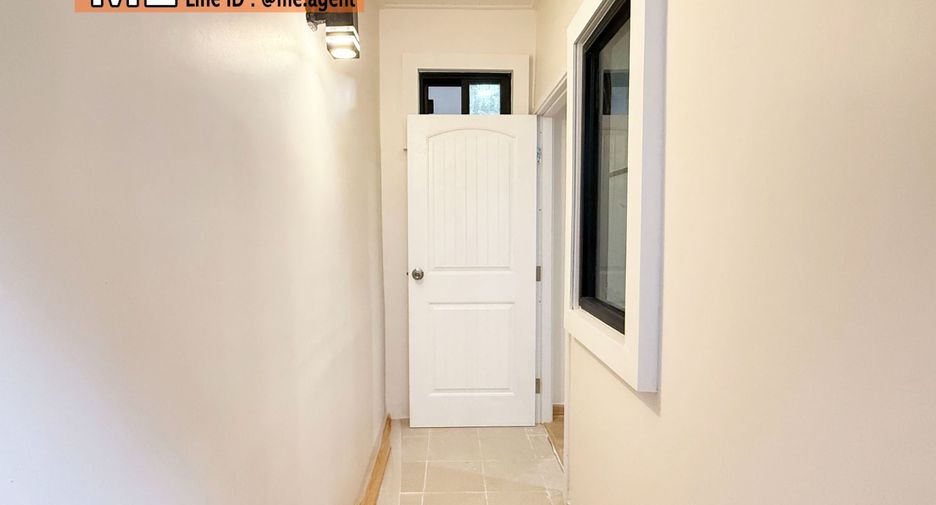 For sale 2 ベッドルーム townhouse in Phra Khanong, Bangkok