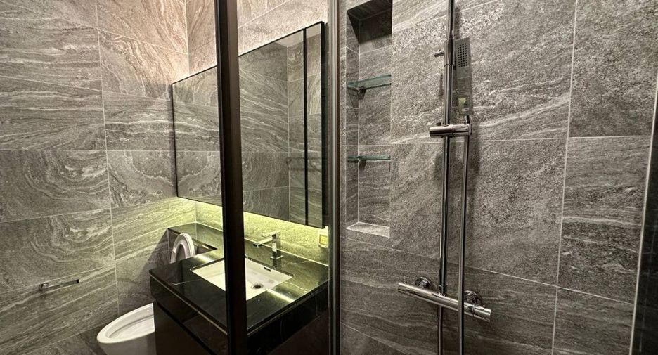 For sale 2 bed condo in Khlong Toei, Bangkok