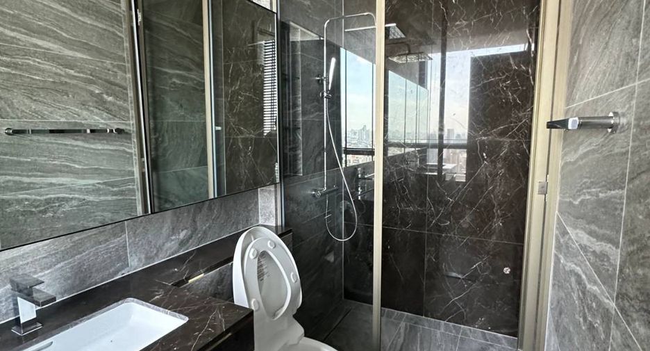 For sale 2 bed condo in Khlong Toei, Bangkok