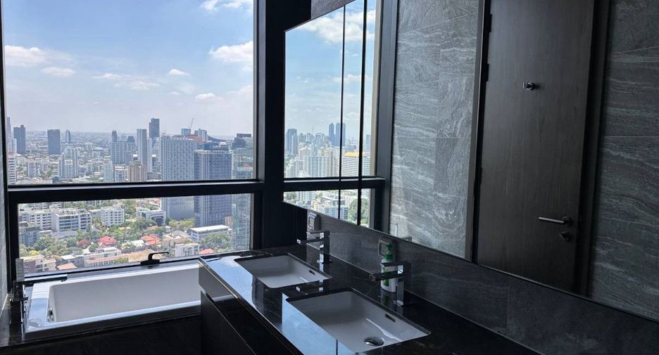 For sale 2 bed condo in Khlong Toei, Bangkok
