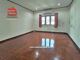 For sale 3 bedrooms house in Bang Sue, Bangkok