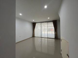 For sale 3 bed townhouse in Prawet, Bangkok