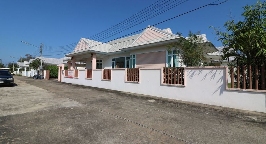 For sale 5 bed house in Mueang Udon Thani, Udon Thani