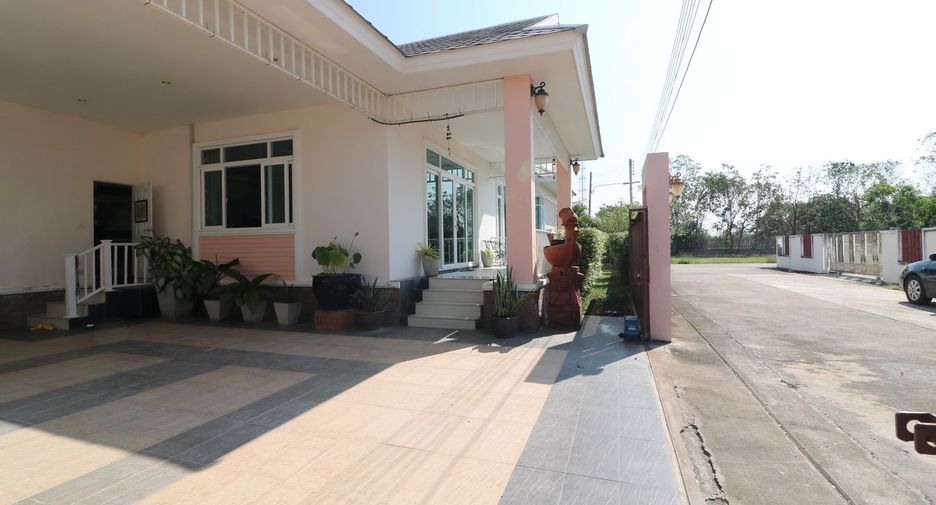 For sale 5 bed house in Mueang Udon Thani, Udon Thani