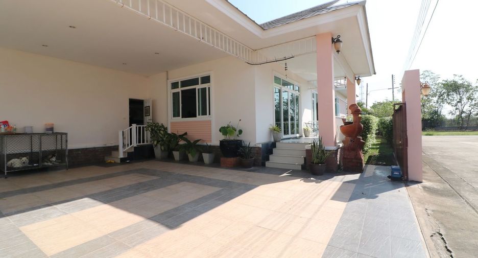 For sale 5 bed house in Mueang Udon Thani, Udon Thani